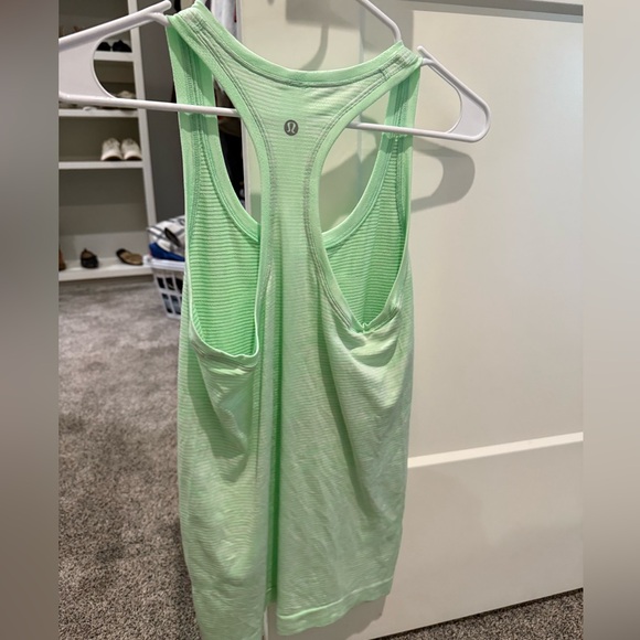 Lululemon Swiftly Tech Tank 2.0 - Picture 2 of 2